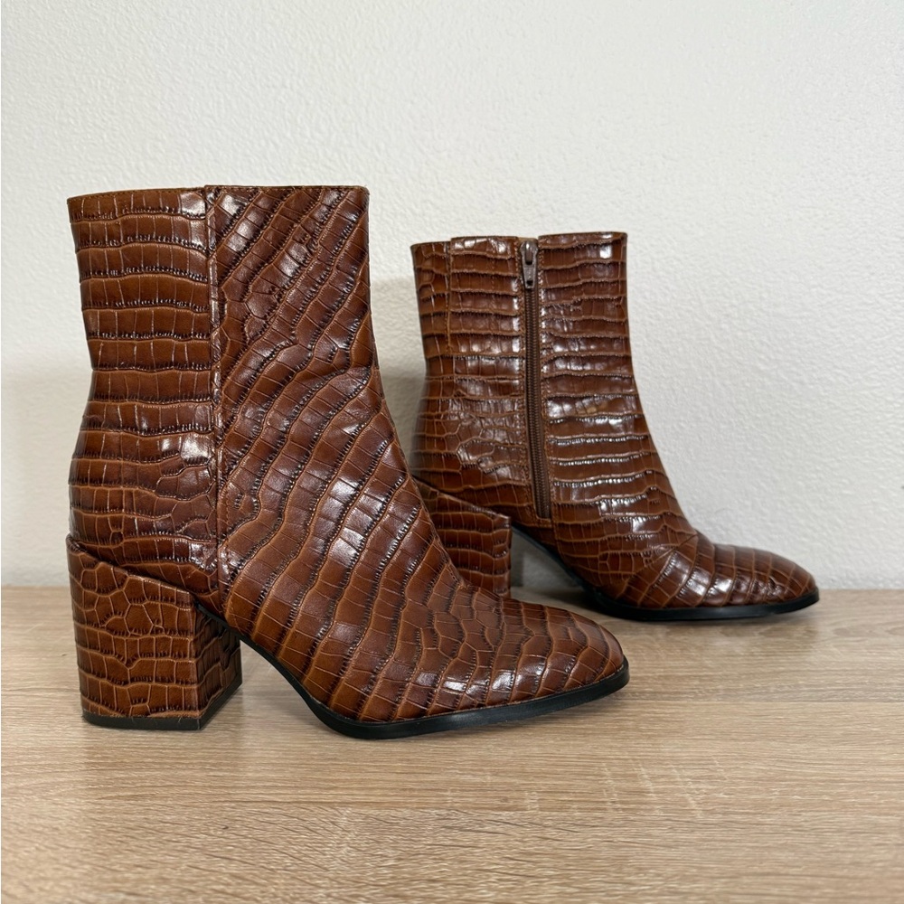 Vionic Harper croc-embossed brown leather block heel ankle boots Sz 6 - Picture 3 of 8